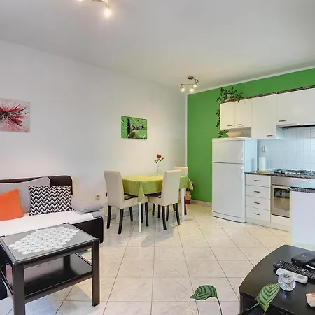 Apartment Pepca *